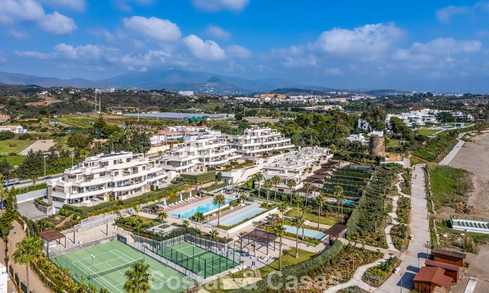 Apartamento de lujo en venta, en un lujoso complejo de playa en la Nueva Milla de Oro entre Marbella y Estepona 773553