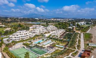 Apartamento de lujo en venta, en un lujoso complejo de playa en la Nueva Milla de Oro entre Marbella y Estepona 773553 