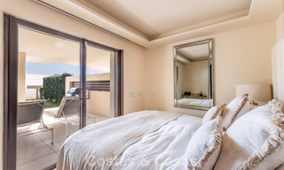 Apartamento de lujo en venta, en un lujoso complejo de playa en la Nueva Milla de Oro entre Marbella y Estepona 773575 