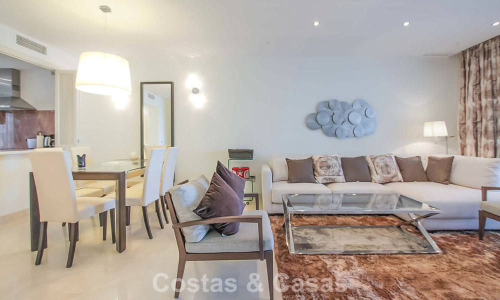 Amplia casa lista para entrar a vivir en venta a un paso del campo de golf en Benahavis - Marbella 773516