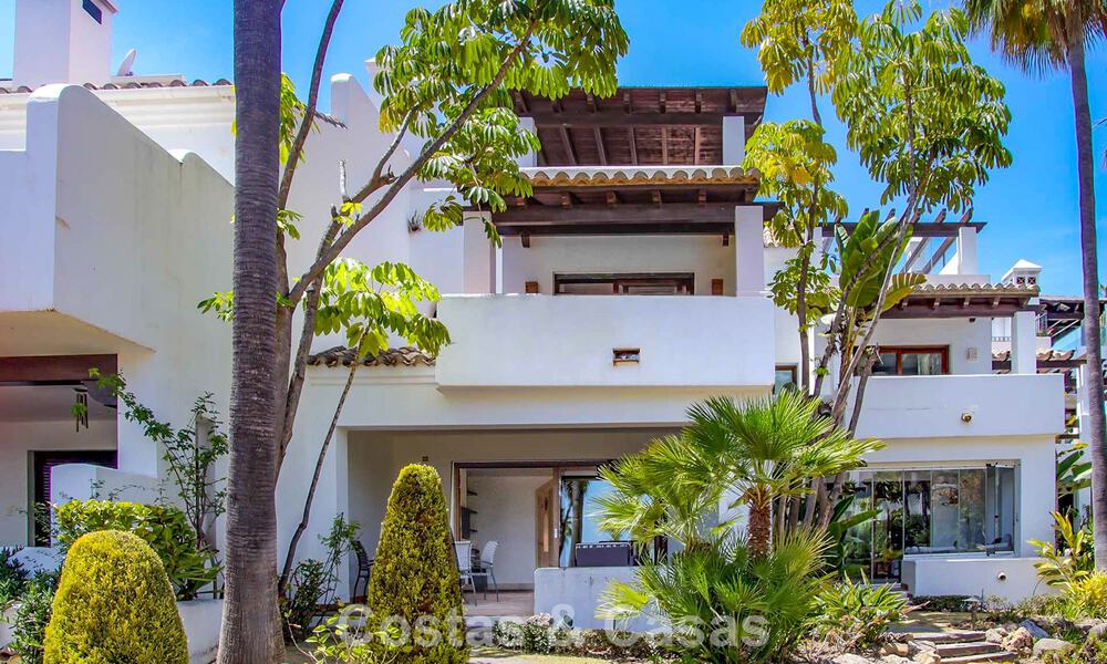 Amplia casa lista para entrar a vivir en venta a un paso del campo de golf en Benahavis - Marbella 773538