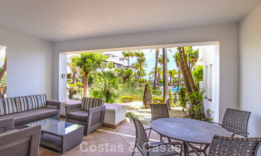 Amplia casa lista para entrar a vivir en venta a un paso del campo de golf en Benahavis - Marbella 773540