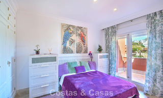 Amplia casa adosada en venta en un complejo de golf cerrado en el este de Marbella 773496 