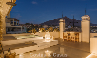 Prestigioso ático reformado con vistas panorámicas al mar en venta en el valle del golf de Nueva Andalucía, Marbella 773610 