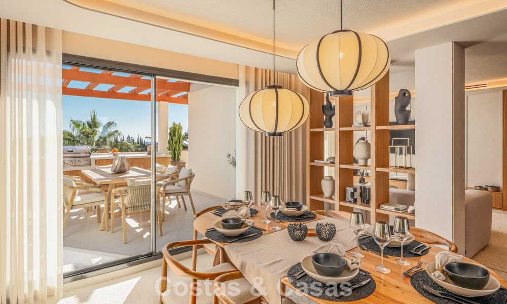 Prestigioso ático reformado con vistas panorámicas al mar en venta en el valle del golf de Nueva Andalucía, Marbella 773644