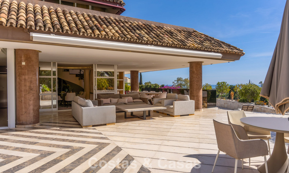 Obra maestra arquitectónica en venta con impresionantes vistas al mar en La Quinta, Benahavis - Marbella 774004