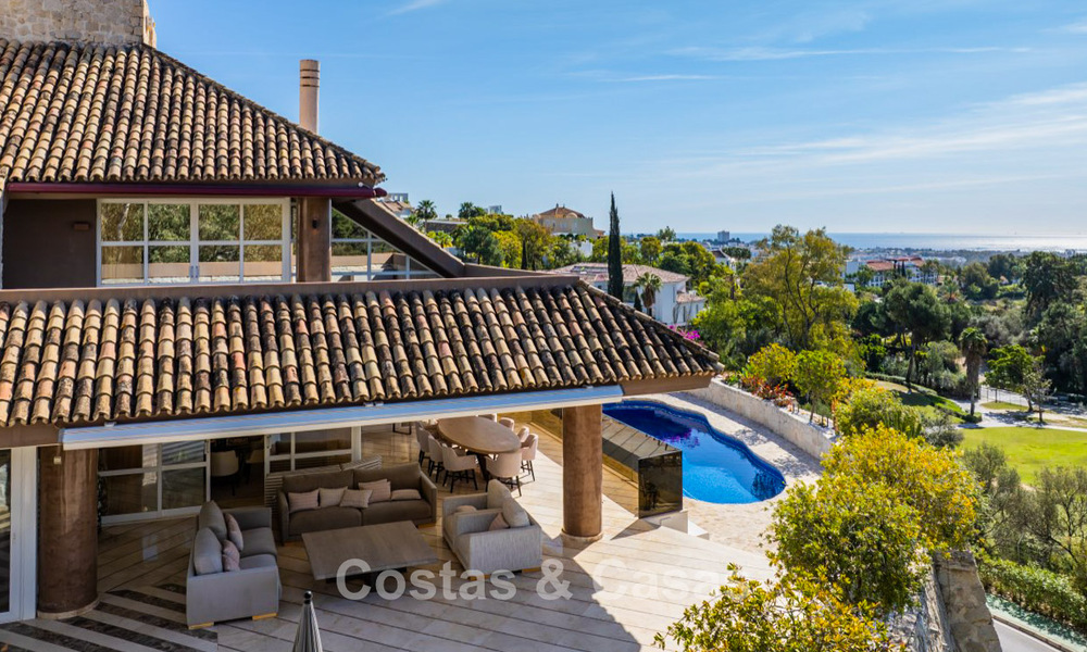 Obra maestra arquitectónica en venta con impresionantes vistas al mar en La Quinta, Benahavis - Marbella 774023