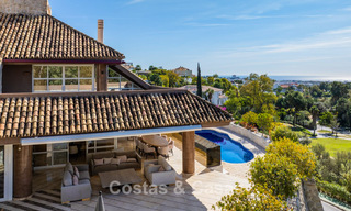 Obra maestra arquitectónica en venta con impresionantes vistas al mar en La Quinta, Benahavis - Marbella 774023 