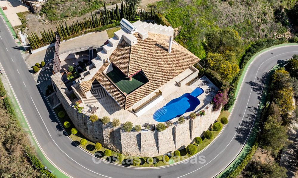 Obra maestra arquitectónica en venta con impresionantes vistas al mar en La Quinta, Benahavis - Marbella 774036