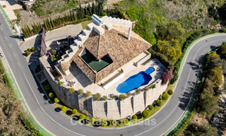 Obra maestra arquitectónica en venta con impresionantes vistas al mar en La Quinta, Benahavis - Marbella 774036 