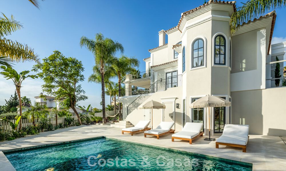 Villa lista para vivir con un estilo arquitectónico andaluz contemporáneo en venta en el valle del golf de Nueva Andalucía, Marbella 773866