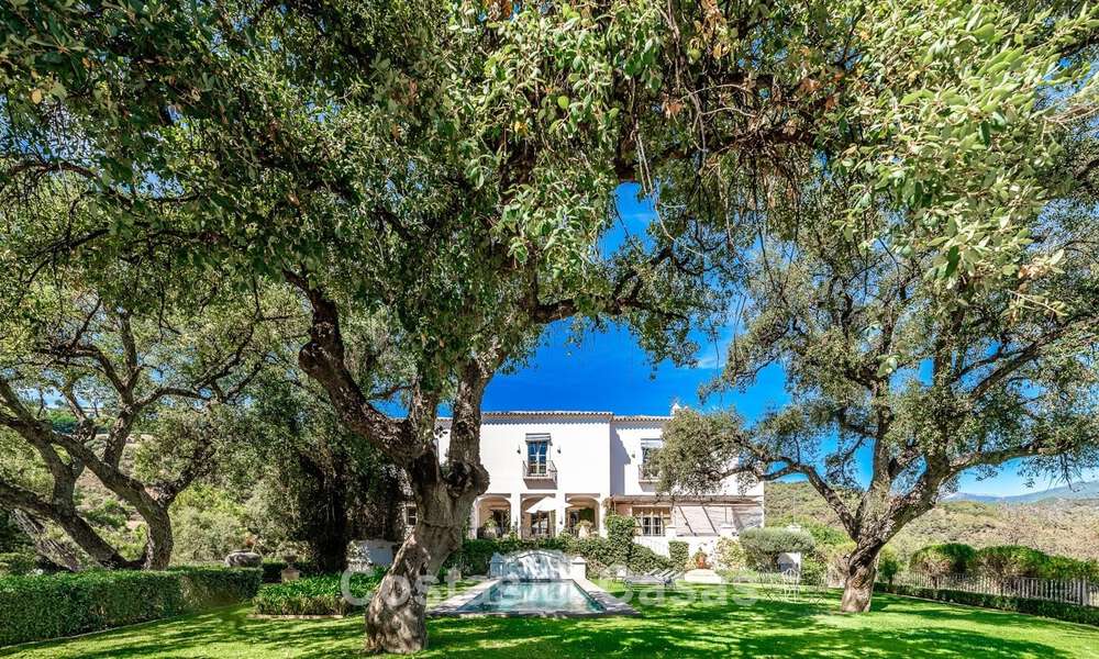 Encantadora villa de lujo en un hermoso terreno en venta rodeada de vegetación en El Madroñal, Benahavis - Marbella 774132