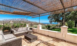 Encantadora villa de lujo en un hermoso terreno en venta rodeada de vegetación en El Madroñal, Benahavis - Marbella 774145 