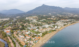 Lista para entrar a vivir, villa moderna de nueva construcción en venta a un paso de la playa en la Milla de Oro de Marbella 774310 