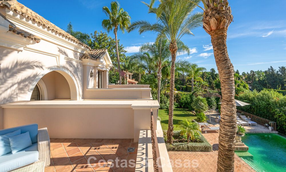 Impresionante villa de lujo en venta en una prestigiosa urbanización a poca distancia de la playa en Guadalmina Baja, Marbella 773934