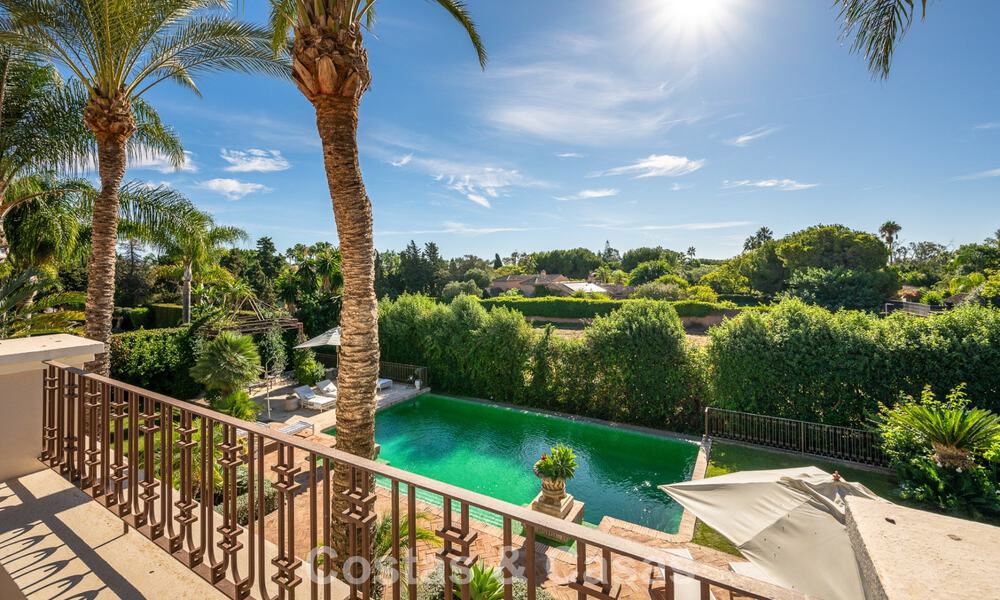 Impresionante villa de lujo en venta en una prestigiosa urbanización a poca distancia de la playa en Guadalmina Baja, Marbella 773945