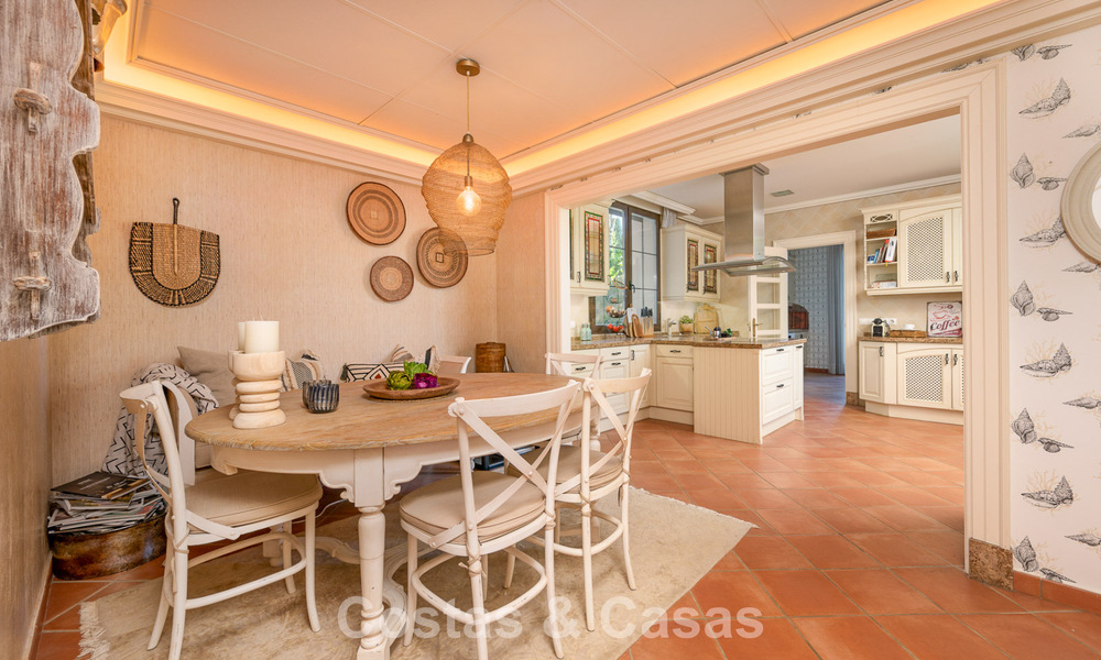 Impresionante villa de lujo en venta en una prestigiosa urbanización a poca distancia de la playa en Guadalmina Baja, Marbella 773951