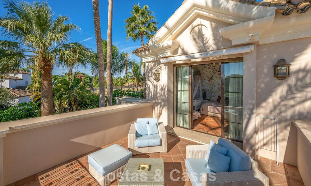 Impresionante villa de lujo en venta en una prestigiosa urbanización a poca distancia de la playa en Guadalmina Baja, Marbella 773960