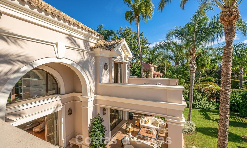 Impresionante villa de lujo en venta en una prestigiosa urbanización a poca distancia de la playa en Guadalmina Baja, Marbella 773963