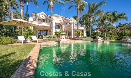 Impresionante villa de lujo en venta en una prestigiosa urbanización a poca distancia de la playa en Guadalmina Baja, Marbella 773966