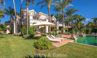 Impresionante villa de lujo en venta en una prestigiosa urbanización a poca distancia de la playa en Guadalmina Baja, Marbella 773978 