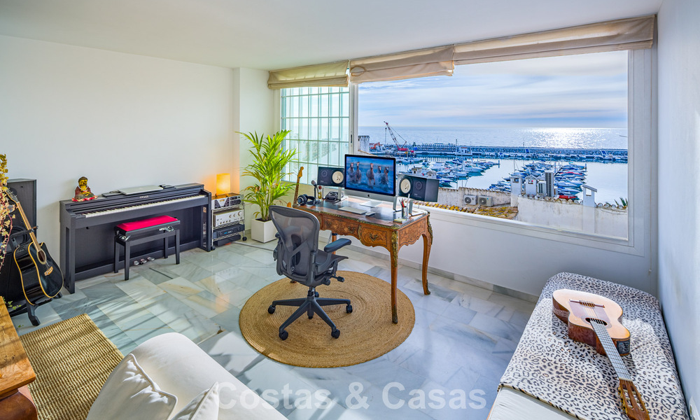 Apartamento de 2 dormitorios en venta con vistas fenomenales en el puerto deportivo de Puerto Banús, Marbella 774225