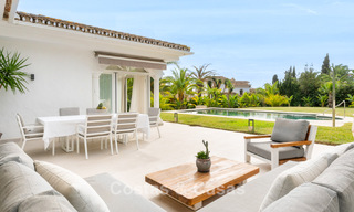 Amplia villa de una sola planta con un estilo arquitectónico tradicional andaluz en venta en Elviria, Marbella Este 774415 