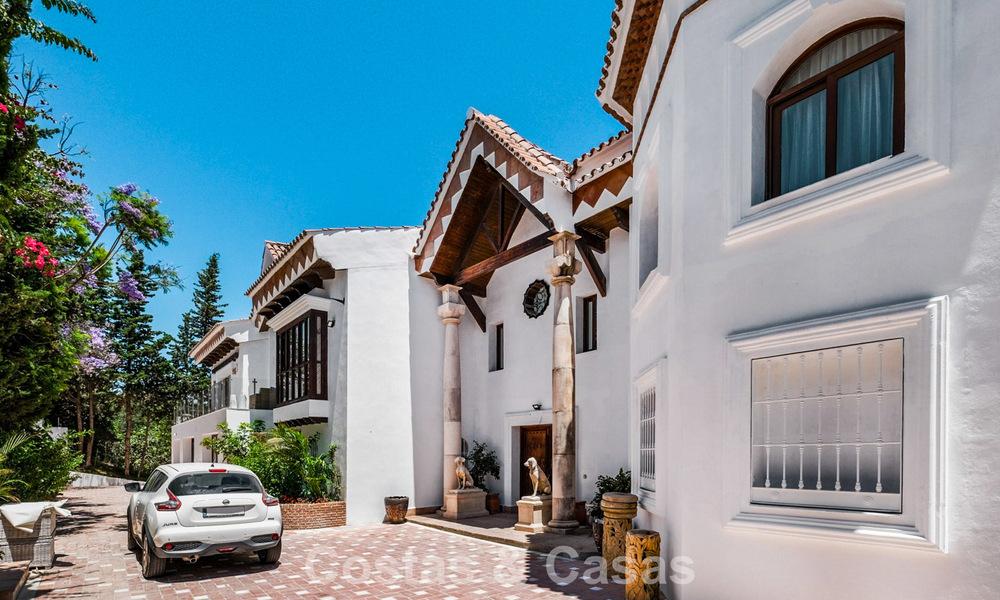 Villa única estilo loft en venta en una cotizada zona residencial en Nueva Andalucía, Marbella 774487