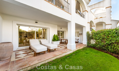 Elegante apartamento en planta baja con jardín privado en venta en Sierra Blanca, Marbella 793909