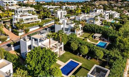Villa de lujo con estilo contemporáneo en venta en una comunidad privada y segura de Nueva Andalucía, Marbella 794020