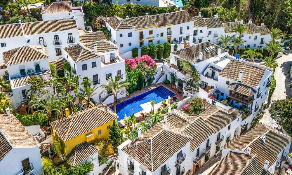 Casas en venta, pueblo andaluz, en el corazon de La Milla de Oro, entre Marbella y Puerto Banus 73269