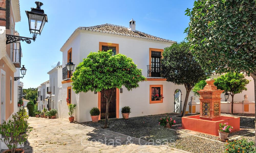 Casas en venta, pueblo andaluz, en el corazon de La Milla de Oro, entre Marbella y Puerto Banus 73296