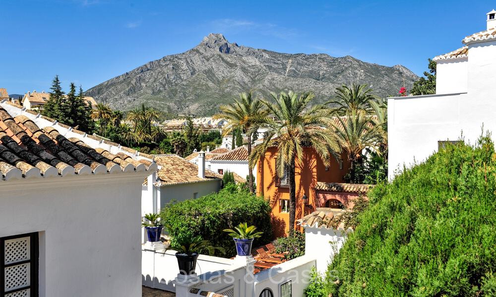 Casas en venta, pueblo andaluz, en el corazon de La Milla de Oro, entre Marbella y Puerto Banus 73298