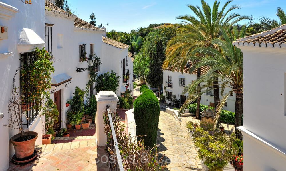 Casas en venta, pueblo andaluz, en el corazon de La Milla de Oro, entre Marbella y Puerto Banus 73299