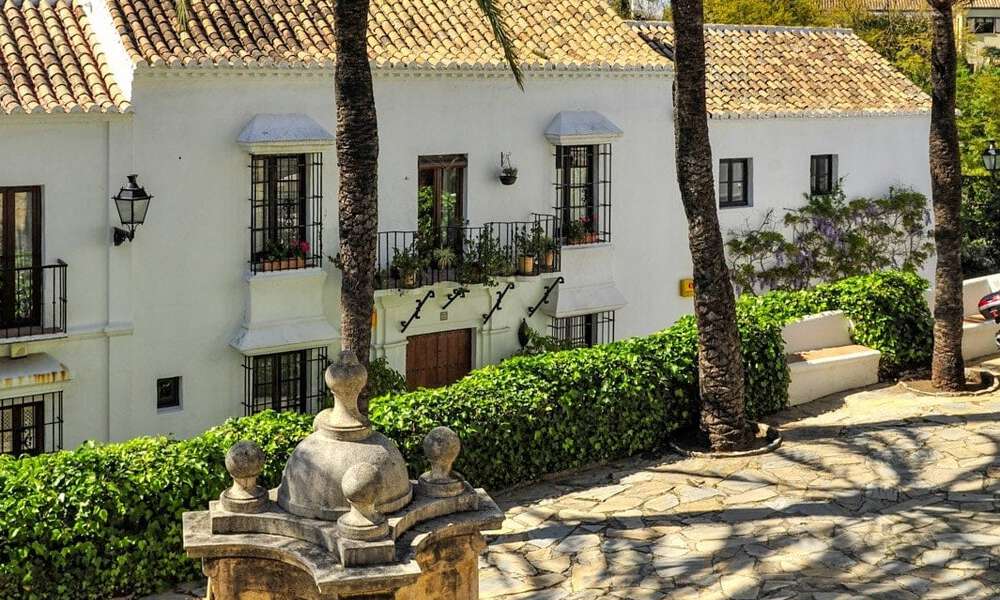 Casas en venta, pueblo andaluz, en el corazon de La Milla de Oro, entre Marbella y Puerto Banus 73301